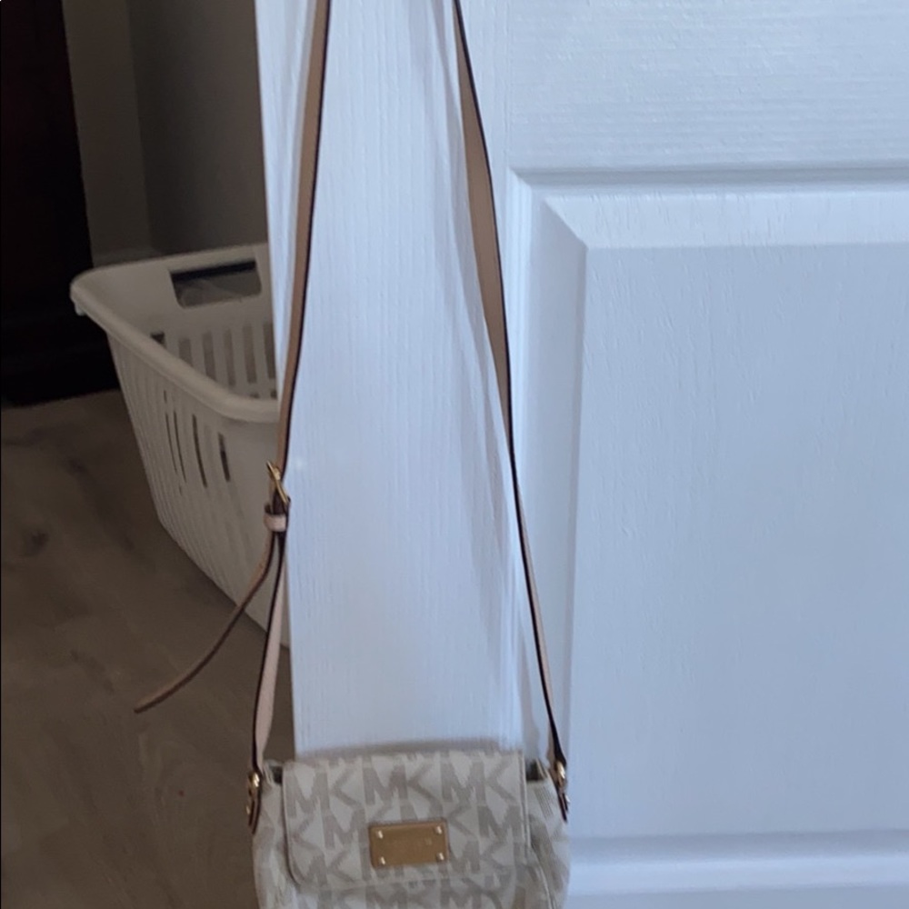 Hand bag - Picture 1 of 1